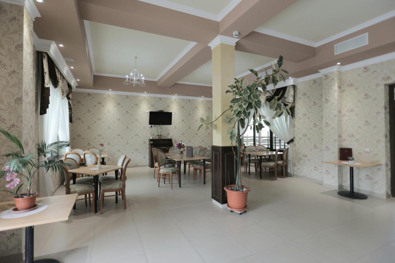 Pensiune Restaurant Liana Mehadija Екстериор снимка